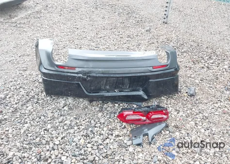 2021 Chevrolet Camaro Rwd 1Ls z USA, uszkodzony, nr VIN 1G1FB1RX5M0105478